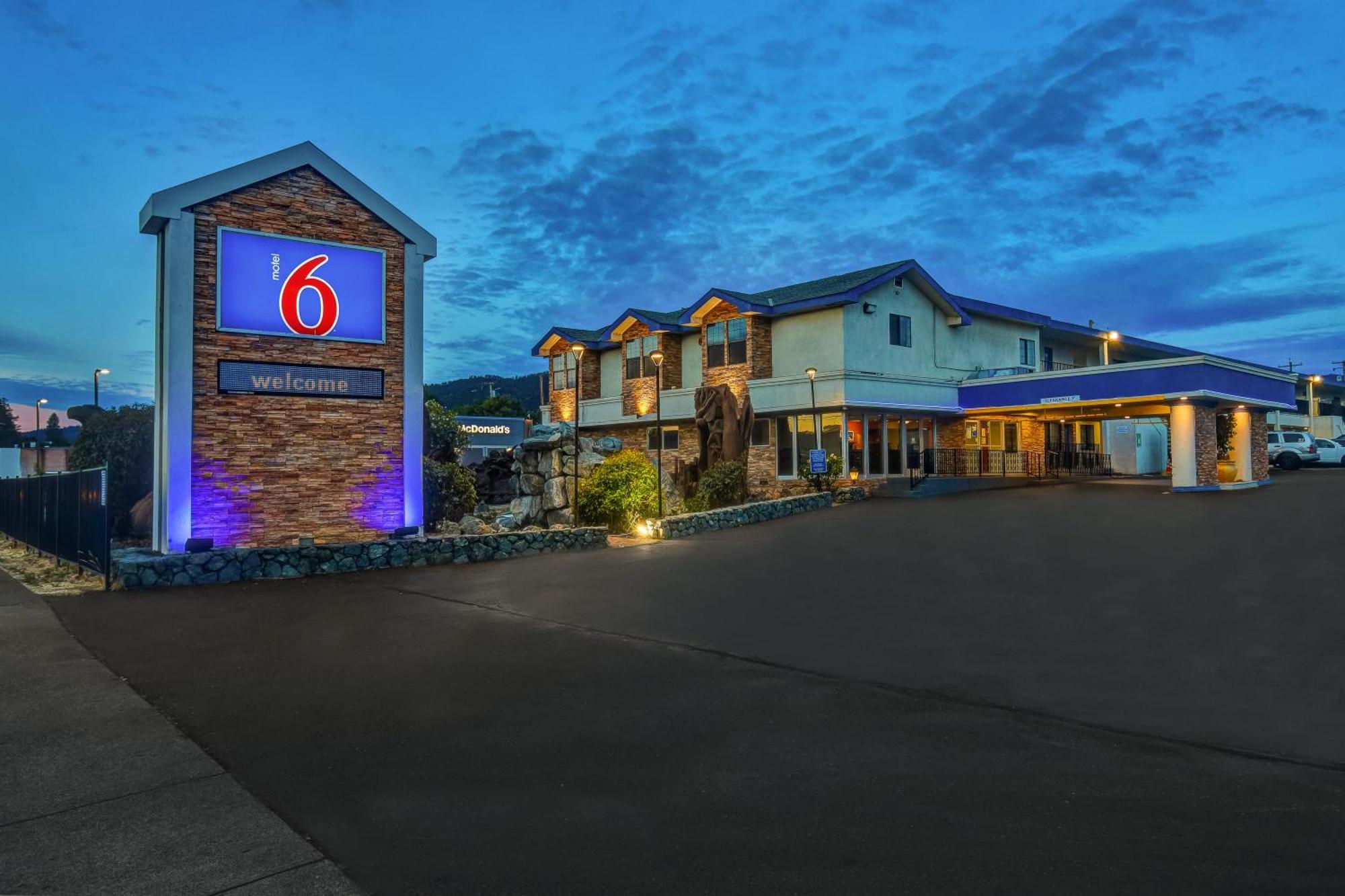 Hotel 6-ukiah, Ca - North